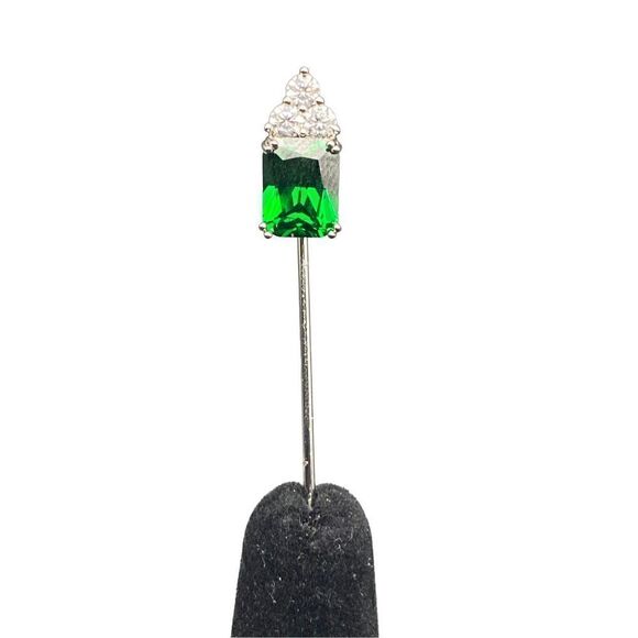 Vintage Emerald green center stone with three round stone silver tone stick pin - Picture 4 of 10